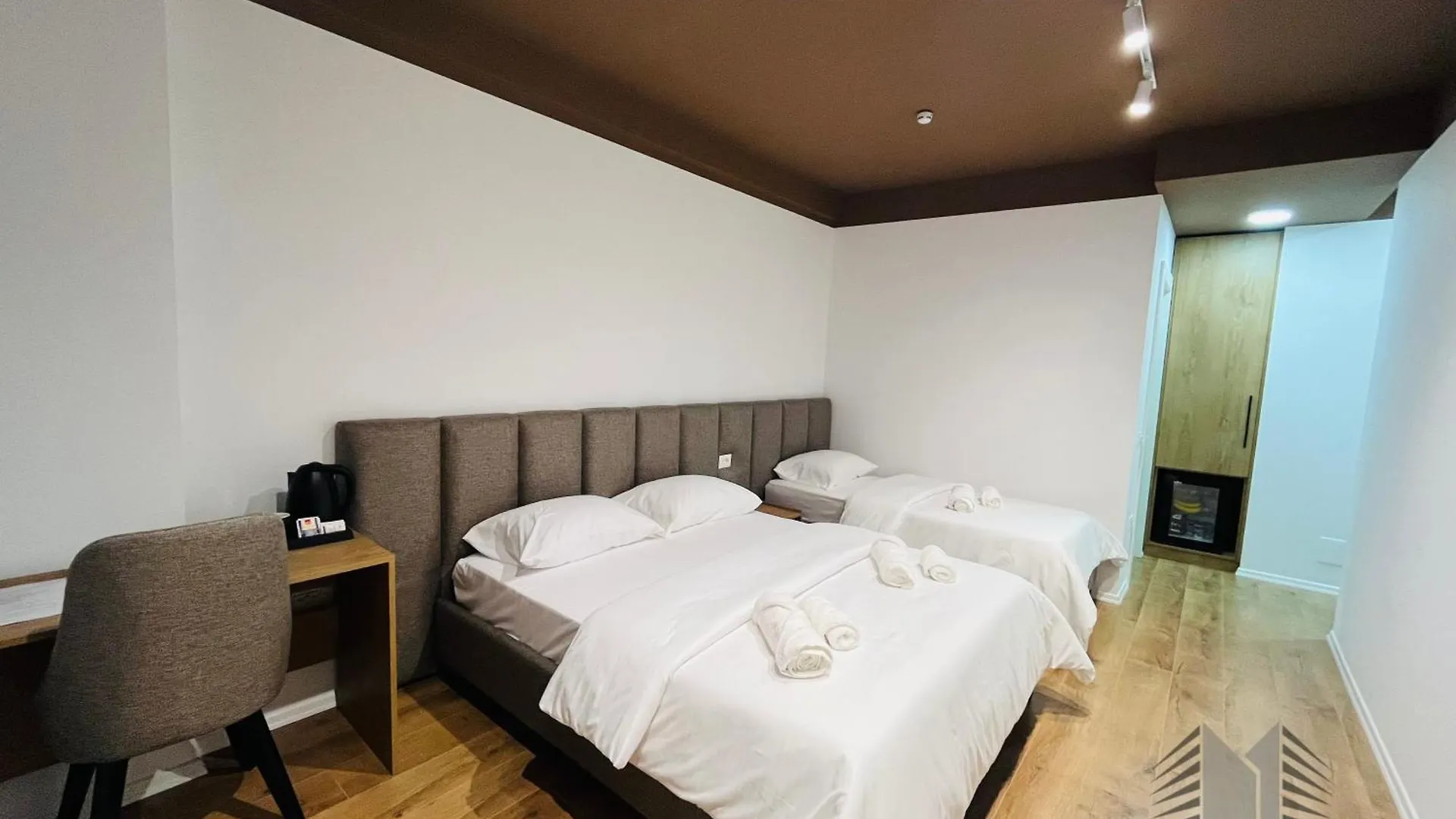 Alze Hotel - Tirana Albania