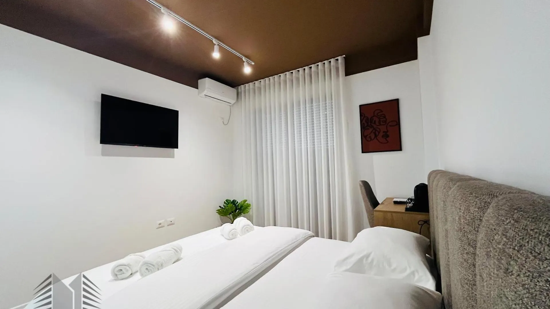 Alze Hotel - Tirana Guest house